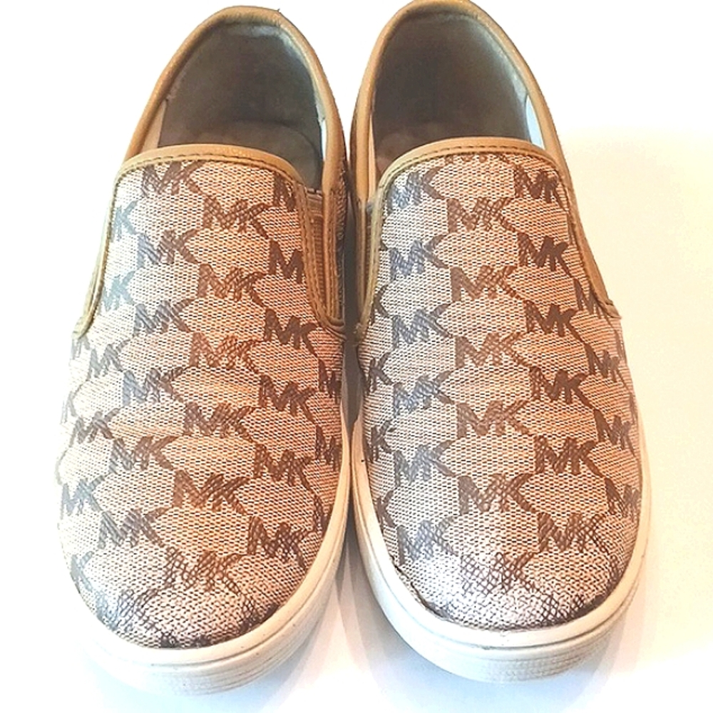 MICHAEL Kors Slip-On Girl's Tan/Brown Shoes Size 3